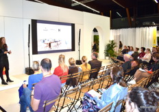 Trendwatcher Hannah Hombergen (links), actief in de wereld van de luxe jachten, gaf een lezing op de Trend Stage.